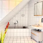 Femo Schick Und Edel Kpl Wohungen 2 Baeder Eigener Eingang Apartment Burbach (Siegen-Wittgenstein)