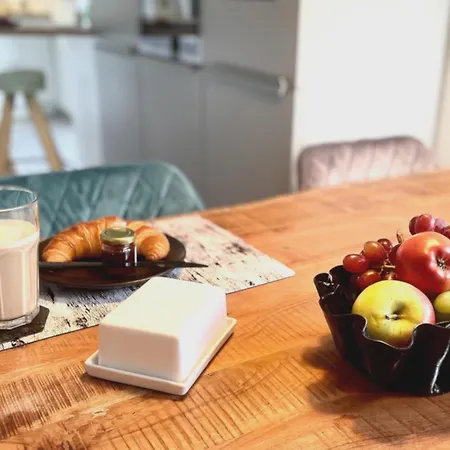 Femo Schick Und Edel Kpl Wohungen 2 Baeder Eigener Eingang Apartment *