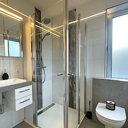 Femo Schick Und Edel Kpl Wohungen 2 Baeder Eigener Eingang Apartment